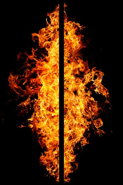 Égő tűz, fekete háttér és objektumok — Stock Fotó
