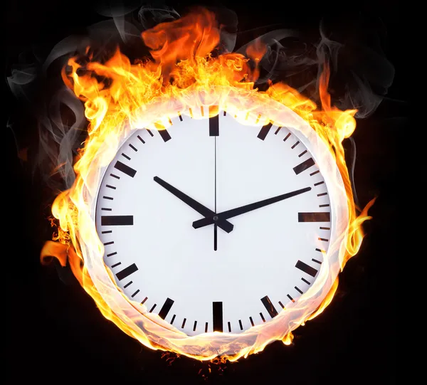 nesneleri ve nesne siyah arka plan üzerine ateş yanan