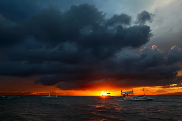 Dark clouds over sea — Stock Photo, Image