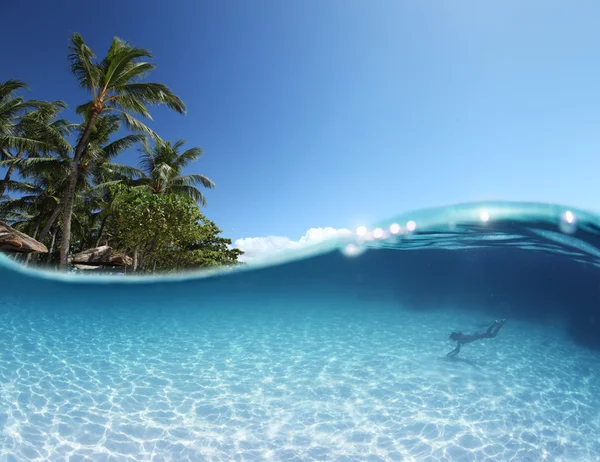 Mar azul tropical claro — Foto de Stock