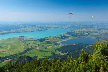 göller ile Yeşil Vadi görünümünü Birdseye.