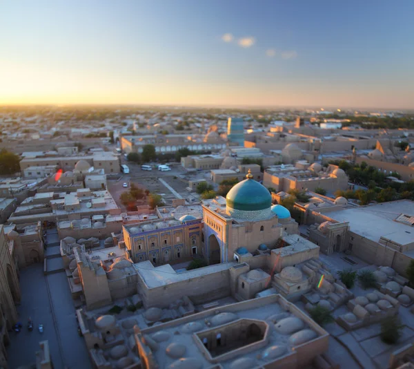 Widok z góry miasta khiva na zachodzie słońca. — Zdjęcie stockowe