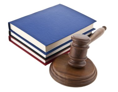 tahta çekiç ve bir kitap