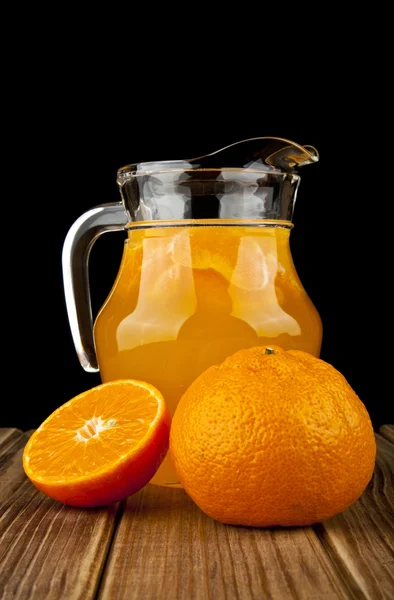 Cruche avec jus d'orange — Photo