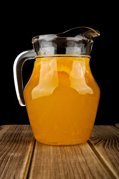 Cruche avec jus d'orange — Photo
