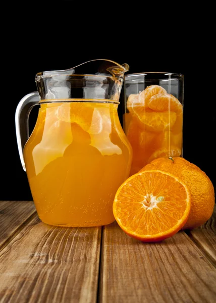 Orangen und Saft — Stockfoto