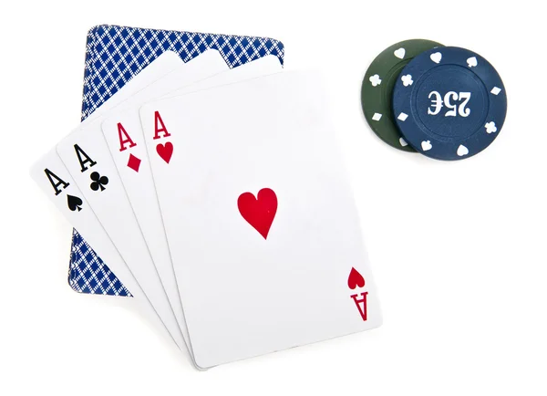 Jetons et cartes pour un poker — Photo