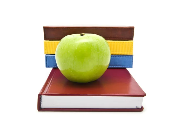Kitaplar ve elma — Stok fotoğraf