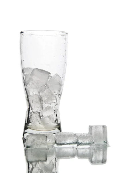 Glas mit Eis — Stockfoto