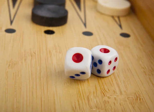 Boîte en bois dans le backgammon — Photo