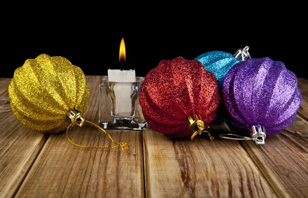 Candela e ornamento natalizio — Foto Stock