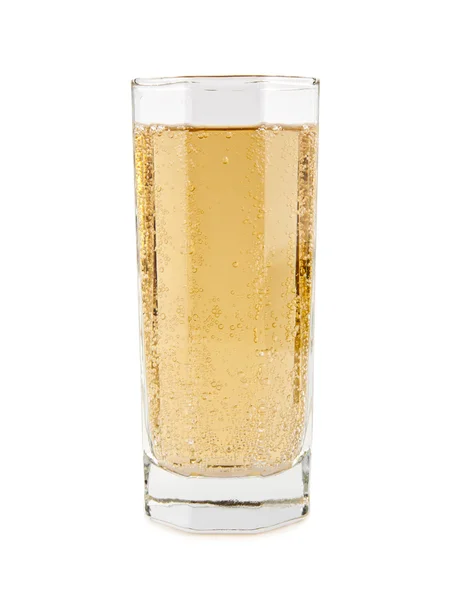 Карбонизированный напиток в стакане — стоковое фото