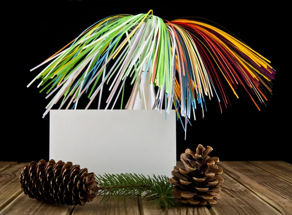 Tak van de zilverspar-tree en Nieuwjaar decoraties — Stockfoto