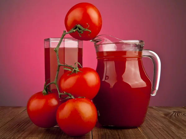 Tomates y jugos — Foto de Stock