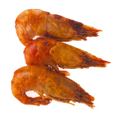 Beyaz arka planda karidesli kurutulmuş karides. Bira çerezi. Tasarım ayrıntıları. Tasarım elemanları. Makro. Tam odaklanma. Kartvizitler, kartpostallar ve posterler için arka plan. Gıda nesnesi tasarımı. 