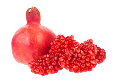 Kırmızı nar beyaz arka planda izole edilmiş. Tasarım ayrıntıları. Tasarım elemanları. Makro. Tam odaklanma. Kartvizitler, kartpostallar ve posterler için arka plan 