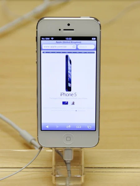 IPhone 5 θα ξεκινήσει στο κατάστημα της apple σχετικά με regent street στο Λονδίνο, Ηνωμένο Βασίλειο — Φωτογραφία Αρχείου