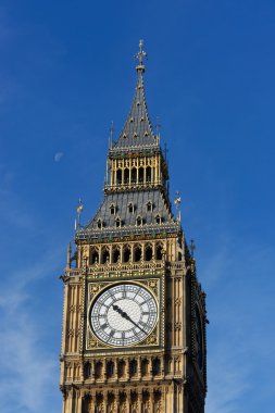 Londra 'daki saat kulesi.