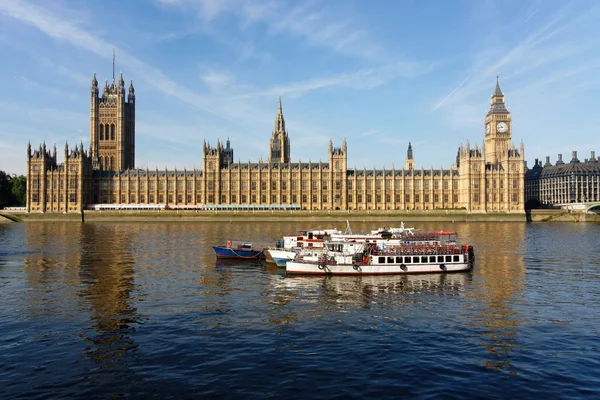 Husen i parlamentet i london — Stockfoto