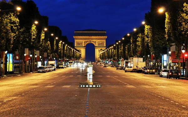 The Champs-Elysées avenue in Paris — 图库照片