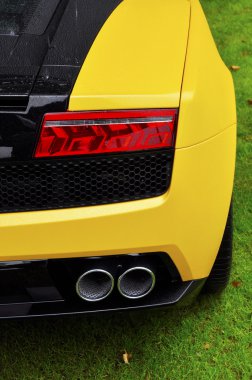 İtalyan bir supercar arka detay