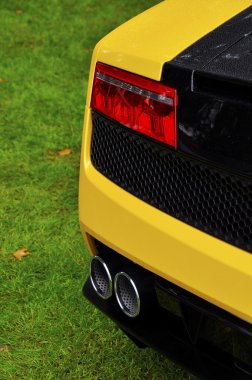 İtalyan bir supercar arka detay