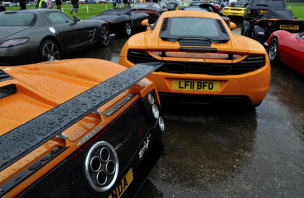 McLaren MP4-12C and Pagani Zonda F — Stock Photo, Image