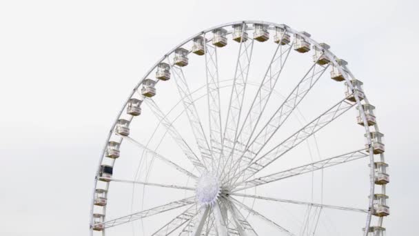 A roda gigante no Winter Wonderland em Hyde Park — Vídeo de Stock