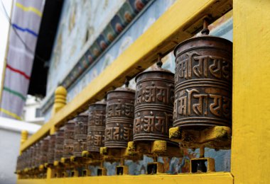 dua tekerlekleri, bodhnath stupa Kathmandu