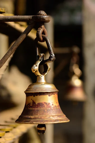 Campana in un tempio buddista a Kathmandu — Foto Stock