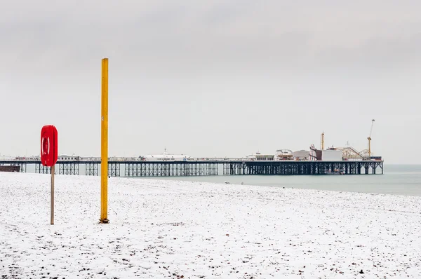Strand von Brighton im Winter — Stockfoto