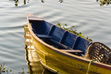 pokhara phewa gölde tekne