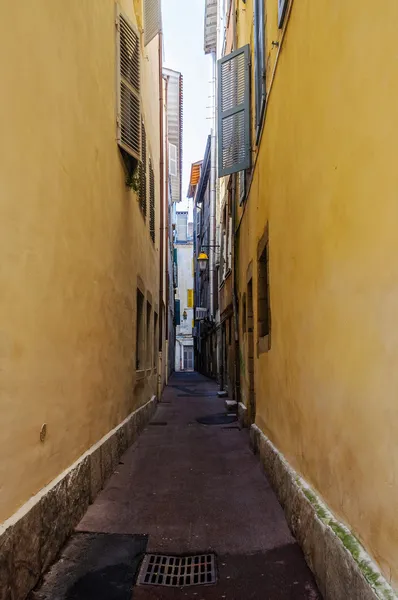 Úzká ulice v bayonne — Stock fotografie