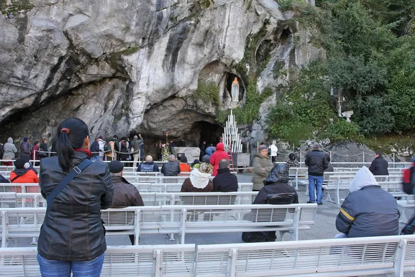 Grotte Lourdes Frankrike Stockfoto
