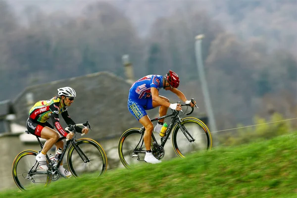 Rowerzysta Wyścig Kolarski Trybie Obrotowym — Zdjęcie stockowe