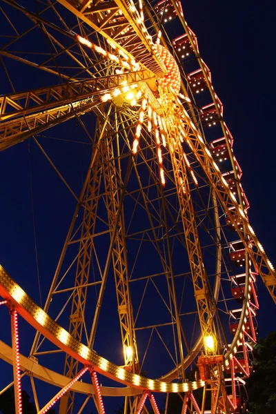 Attraction - a Ferris wheel at night — Stock Photo, Image