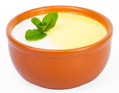 ? tereyağı ile seramik bardak süt çorbası