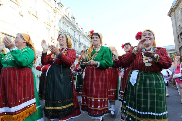 Odessa 24 de agosto: Homens em trajes tradicionais no festival na — Fotografia de Stock