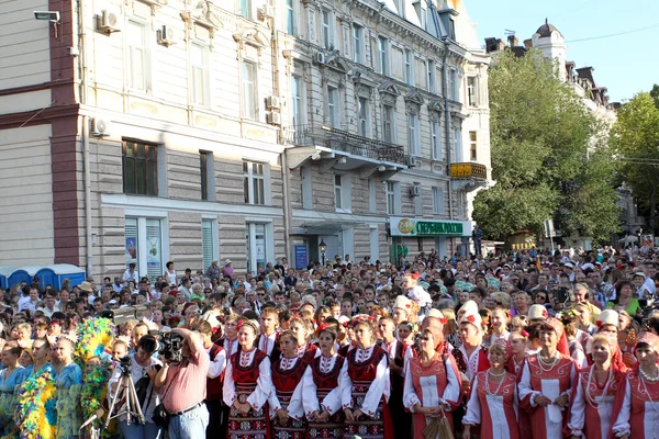 Odessa Août 24 : Hommes en costumes traditionnels au festival na — Photo