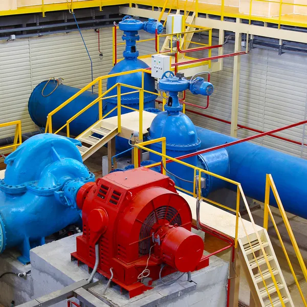 Industrial interior and pipes. Water pumping station. — Stock Photo, Image