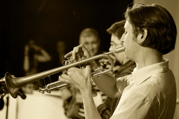 ODESSA, UKRAINE - JUNE 5: The trumpeter Dominic Fuss (Austria, V — Stock Photo, Image
