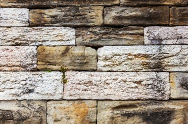 Doğal taştan yapılmış duvar