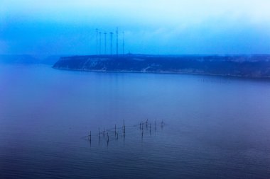 minimalizm. muhteşem deniz manzarası ağ ile balıkçıların ho