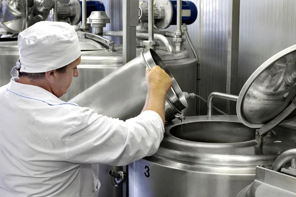 Modern süt fabrikası