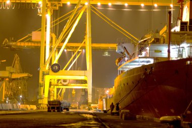 Odessa 21 Kasım: maritime ves kaplarda yükleme boşaltma