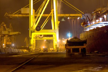 Odessa 21 Kasım: maritime ves kaplarda yükleme boşaltma
