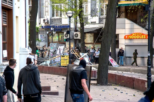 ODESSA, UKRAINE - May 2, 2014 : The tragic riots in downtown com — Stock Photo, Image