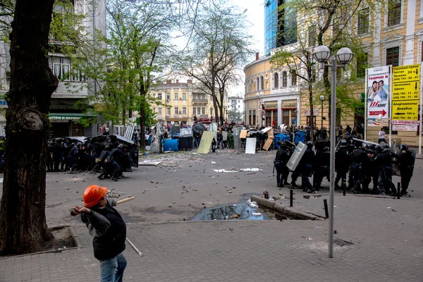 ODESSA, UCRAINA - 2 maggio 2014: I tragici disordini nel centro di com — Foto Stock