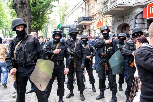 ODESSA, UKRAINE - May 2, 2014 : The tragic riots in downtown com — Stock Photo, Image