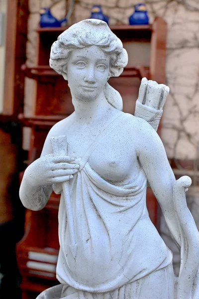 Sculptural Bust classic ancient Amazons women topless and a quiv — Stock Photo, Image